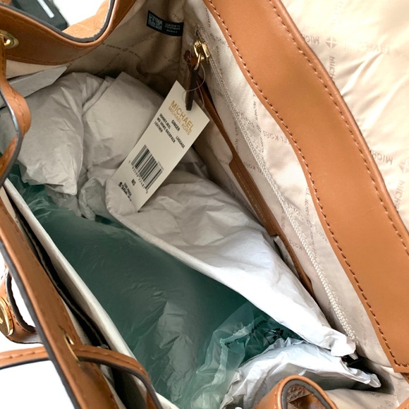 Michael Kors Ginger MD DRWS Backpack - Picture 6 of 8